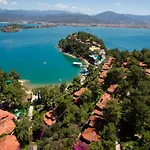 Rezort Club & Letoonia