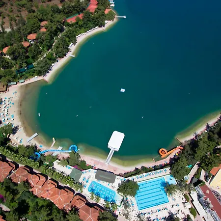 Üdülőközpont Club & Letoonia 5*