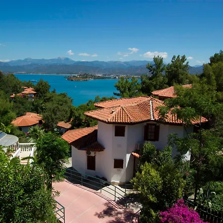 Club & Letoonia Üdülőközpont 5*