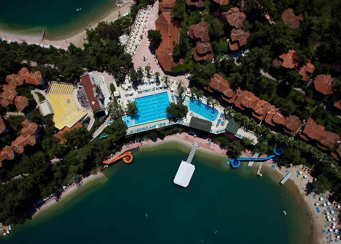 Club & Letoonia Ośrodek wypoczynkowy 5*