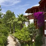 Club & Letoonia Complex