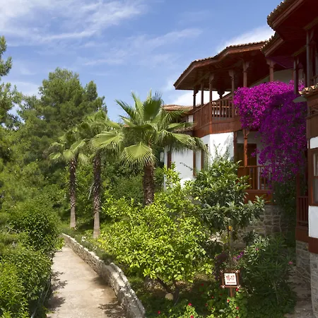 Club & Letoonia Θέρετρο