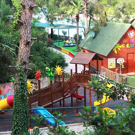 Resort Club & Letoonia 5*